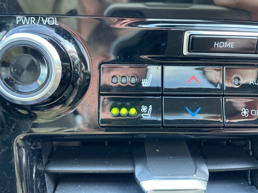 Toyota Highlander Hybrid Platinum FWD (Natl) 2021