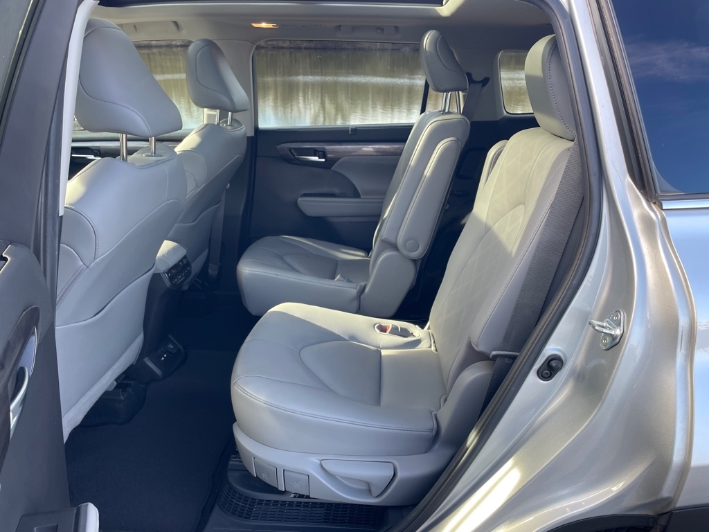 Toyota Highlander Hybrid Platinum FWD (Natl) 2021