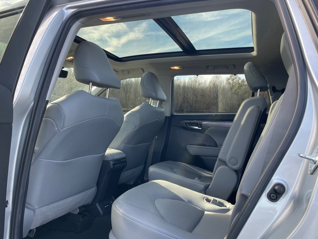 Toyota Highlander Hybrid Platinum FWD (Natl) 2021