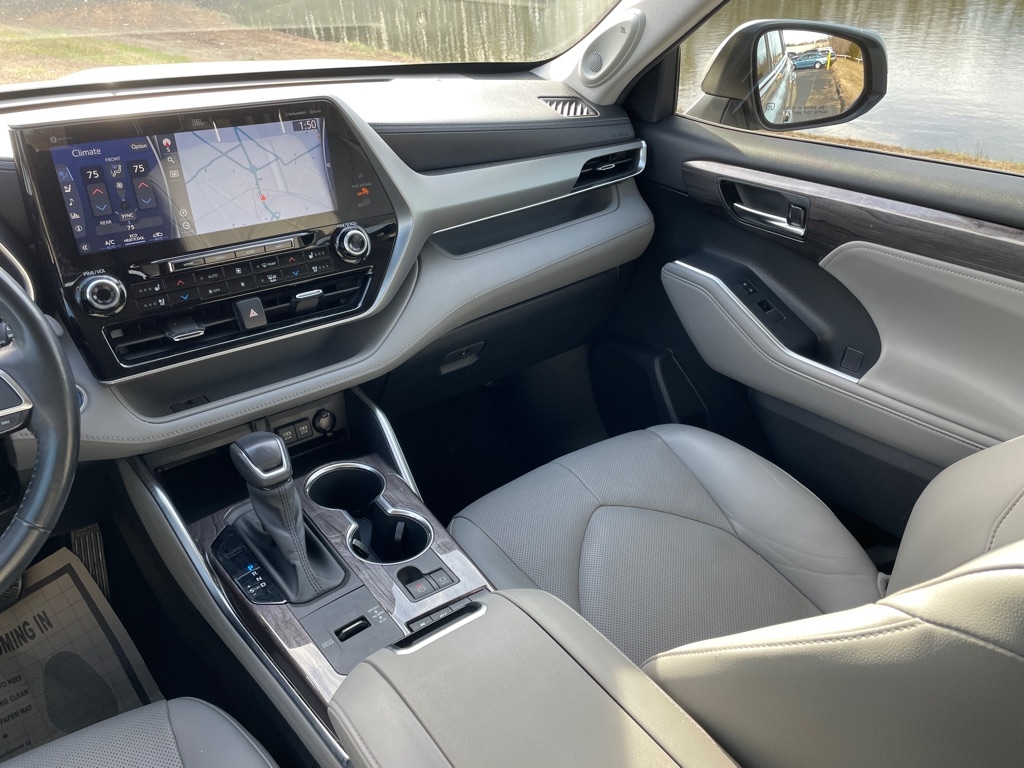 Toyota Highlander Hybrid Platinum FWD (Natl) 2021