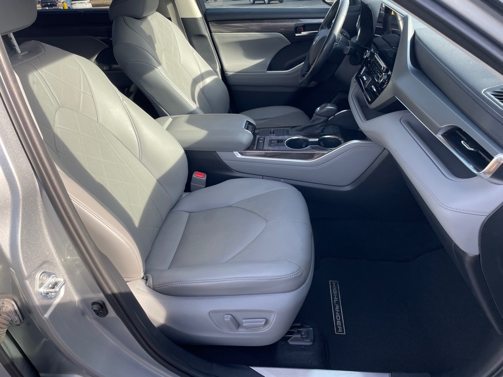 Toyota Highlander Hybrid Platinum FWD (Natl) 2021