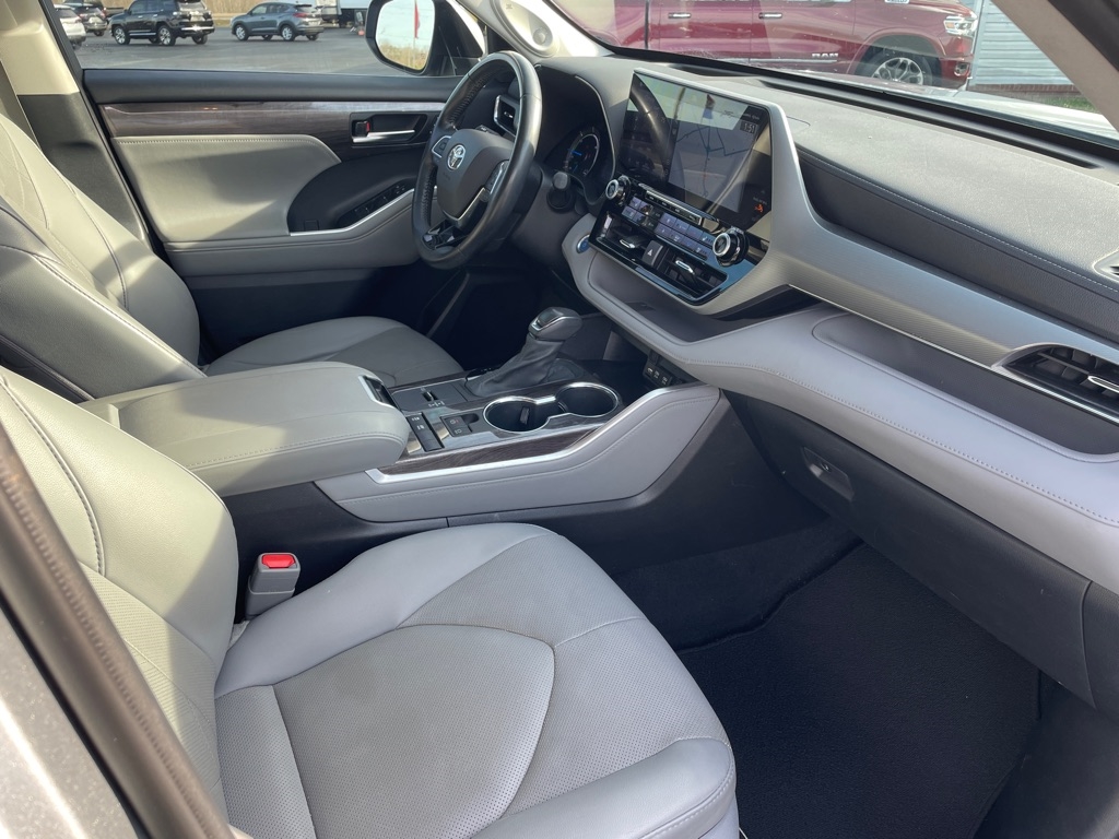 Toyota Highlander Hybrid Platinum FWD (Natl) 2021