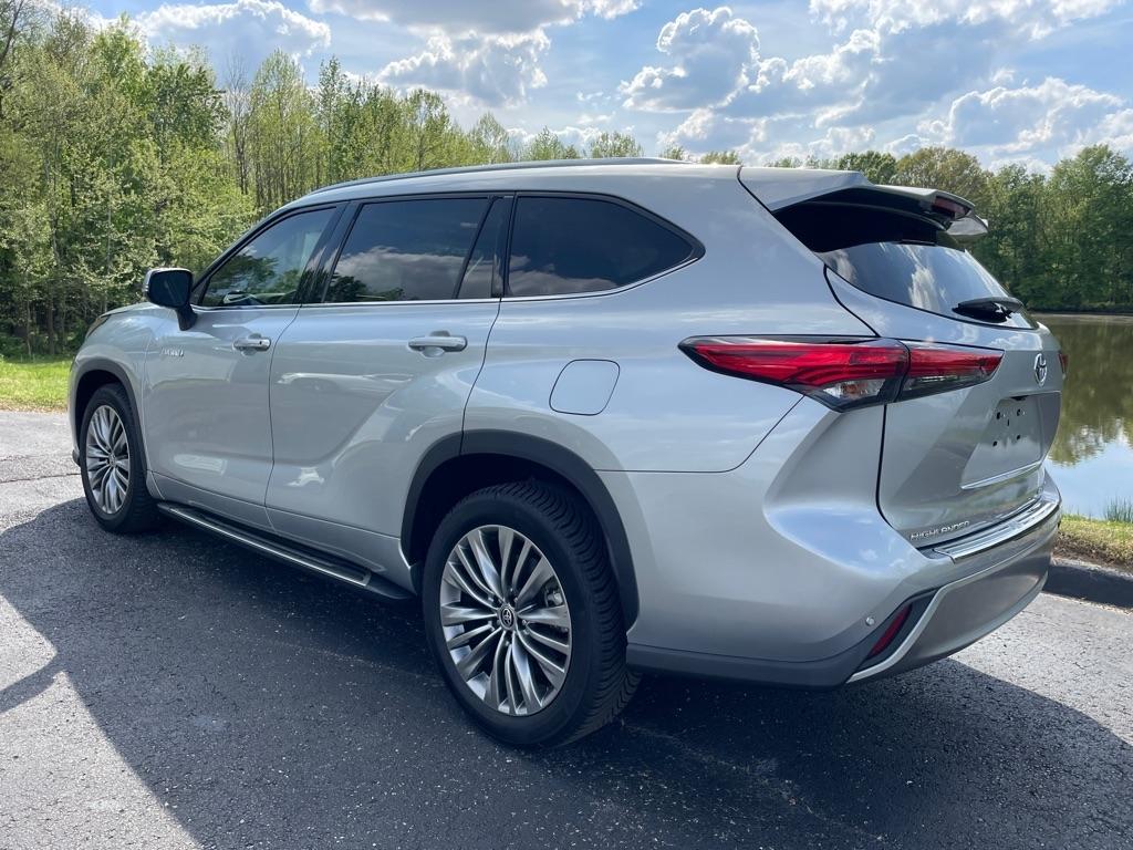 Toyota Highlander Hybrid Platinum FWD (Natl) 2021