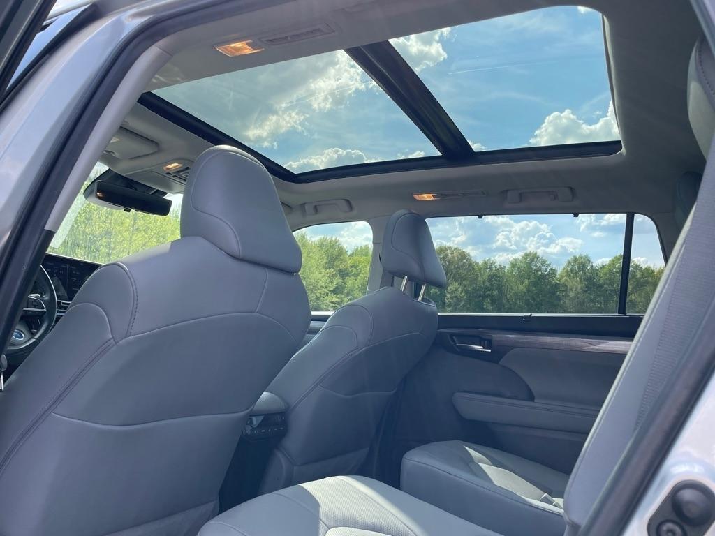 Toyota Highlander Hybrid Platinum FWD (Natl) 2021