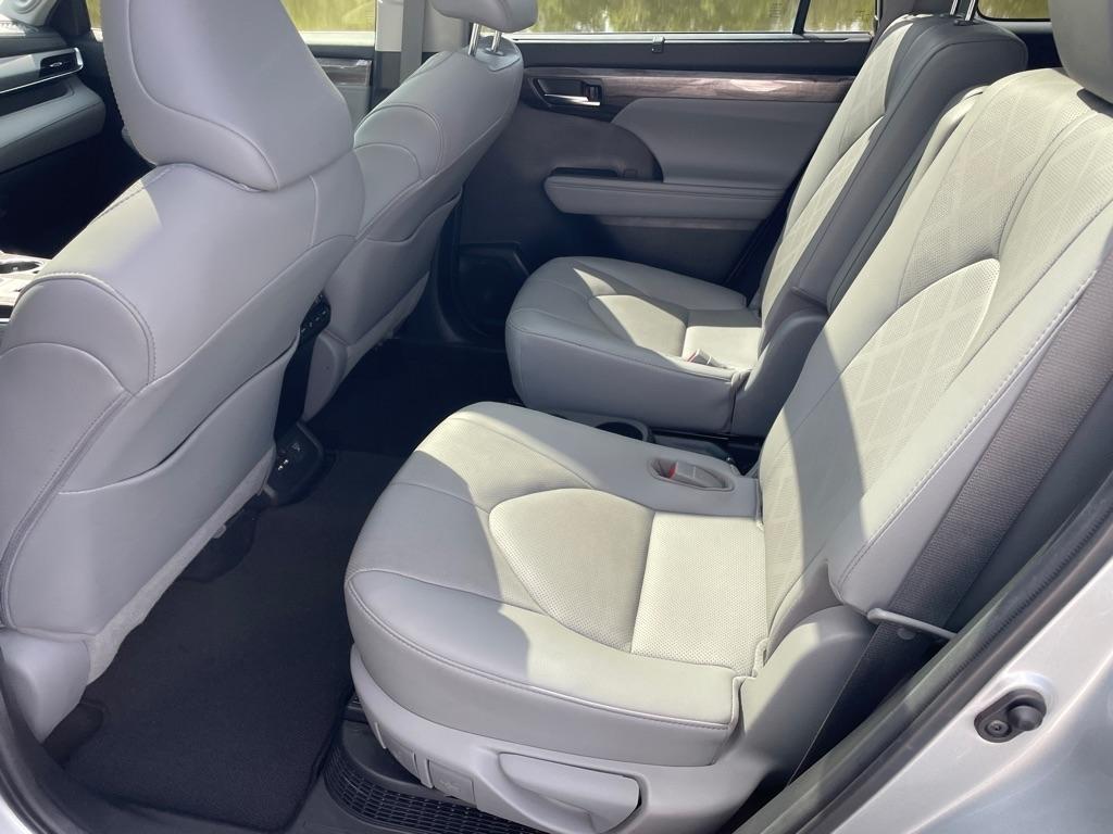 Toyota Highlander Hybrid Platinum FWD (Natl) 2021