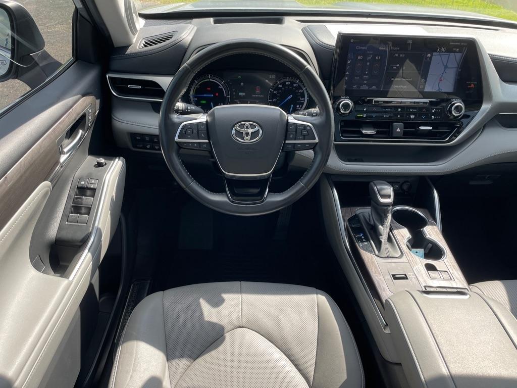 Toyota Highlander Hybrid Platinum FWD (Natl) 2021