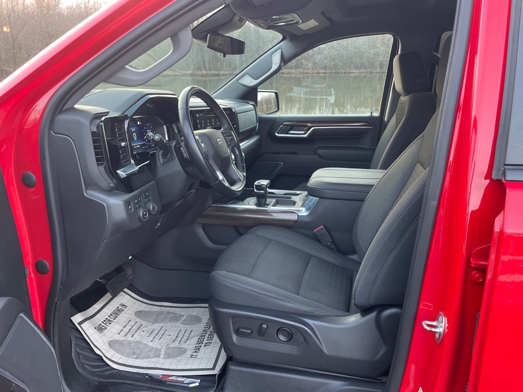 Chevrolet Silverado 1500 4WD Crew Cab 147" LT Trail Boss 2023