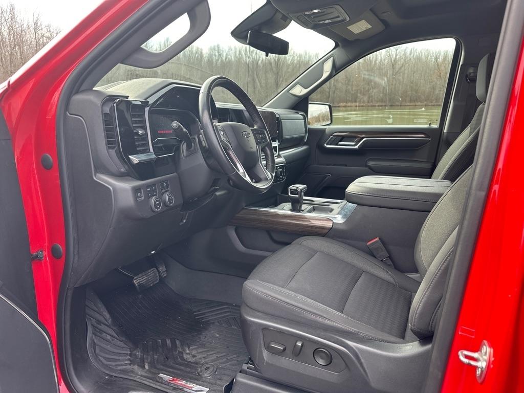 Chevrolet Silverado 1500 4WD Crew Cab 147" LT Trail Boss 2023