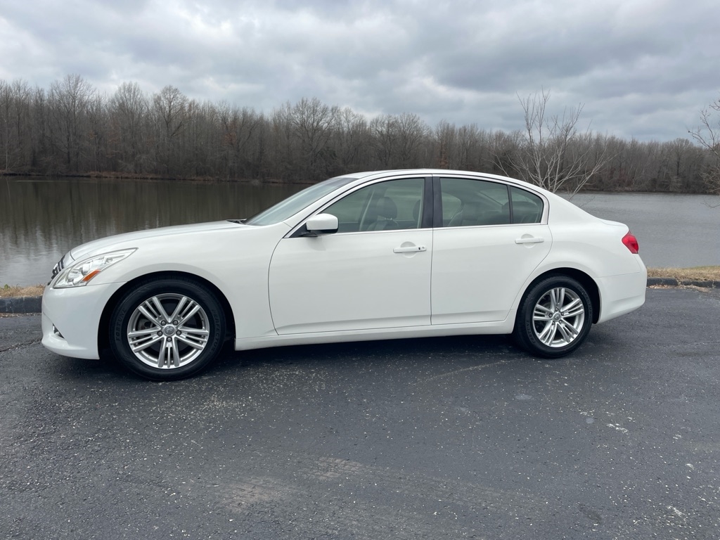 Infiniti G37 Sedan 4dr Journey RWD 2013
