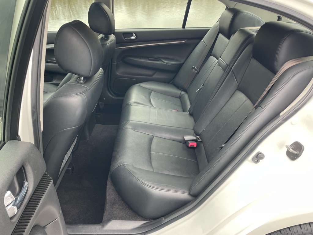 Infiniti G37 Sedan 4dr Journey RWD 2013