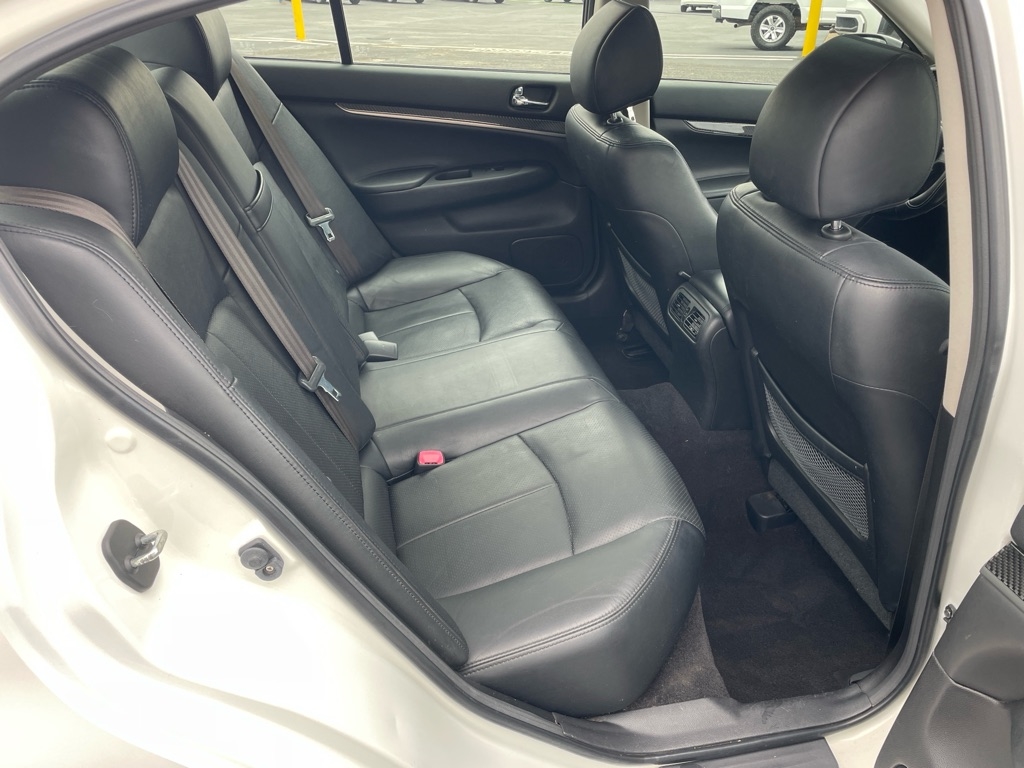 Infiniti G37 Sedan 4dr Journey RWD 2013