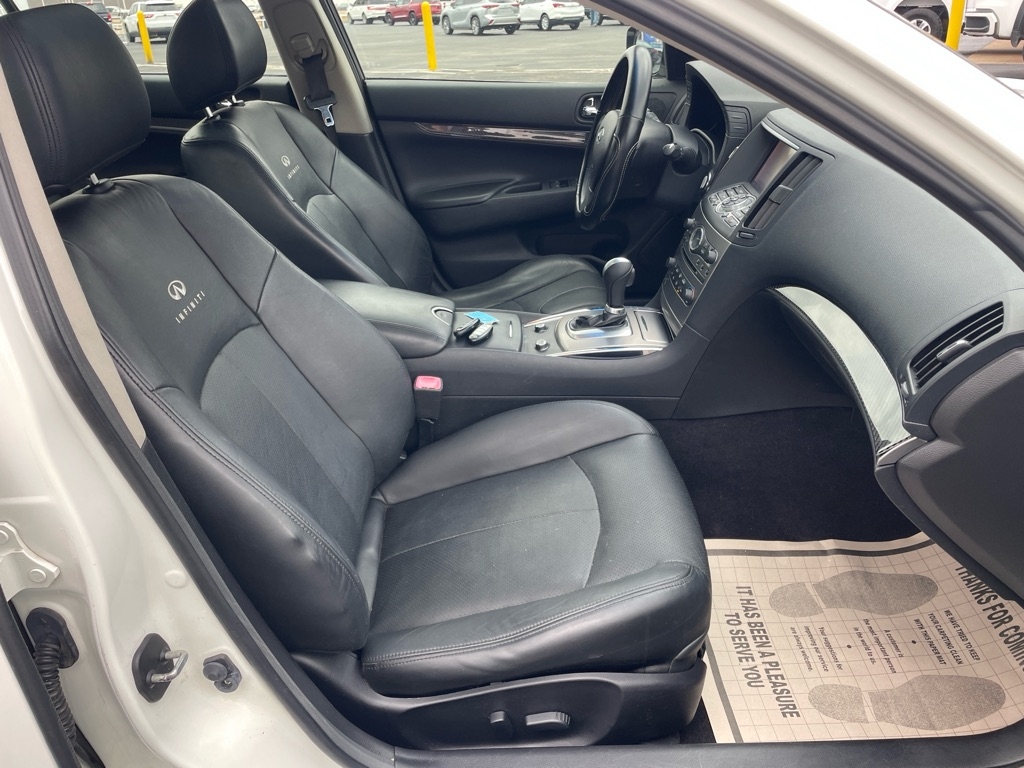 Infiniti G37 Sedan 4dr Journey RWD 2013