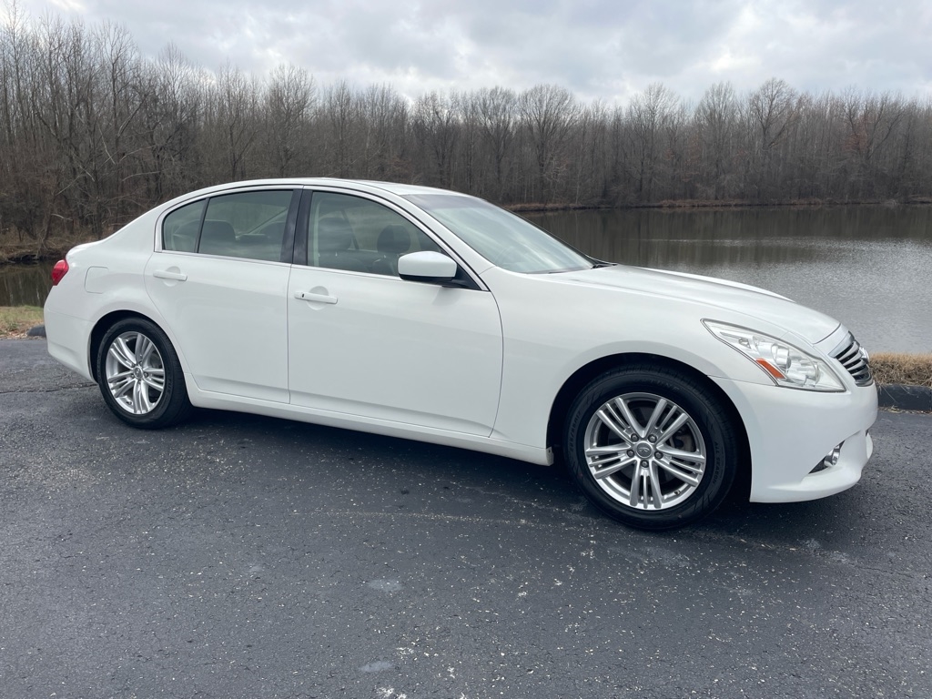 Infiniti G37 Sedan 4dr Journey RWD 2013