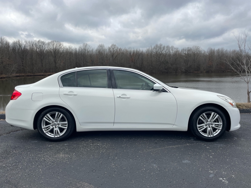 Infiniti G37 Sedan 4dr Journey RWD 2013