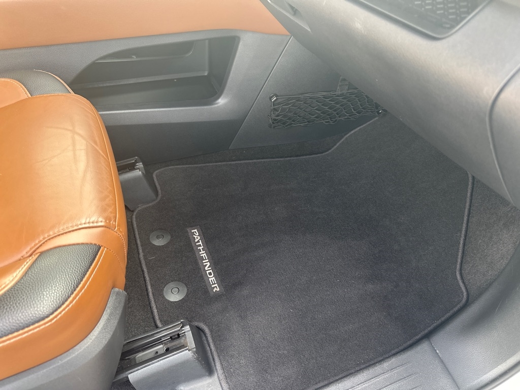 Nissan Pathfinder Platinum 2WD 2023