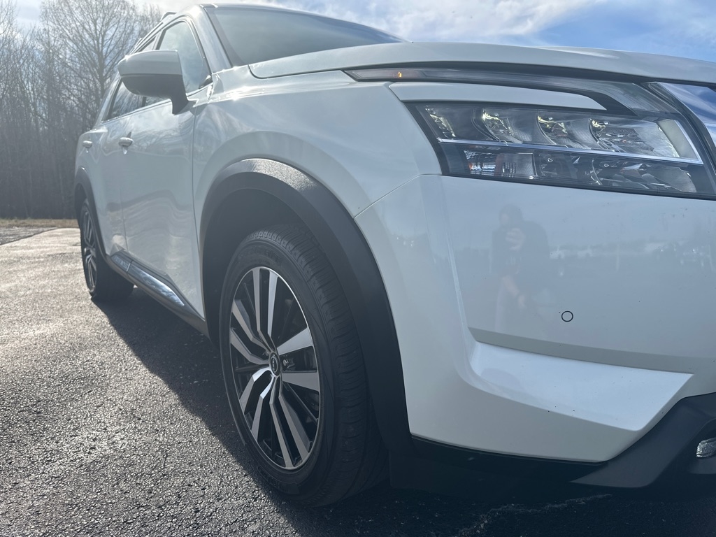 Nissan Pathfinder Platinum 2WD 2023