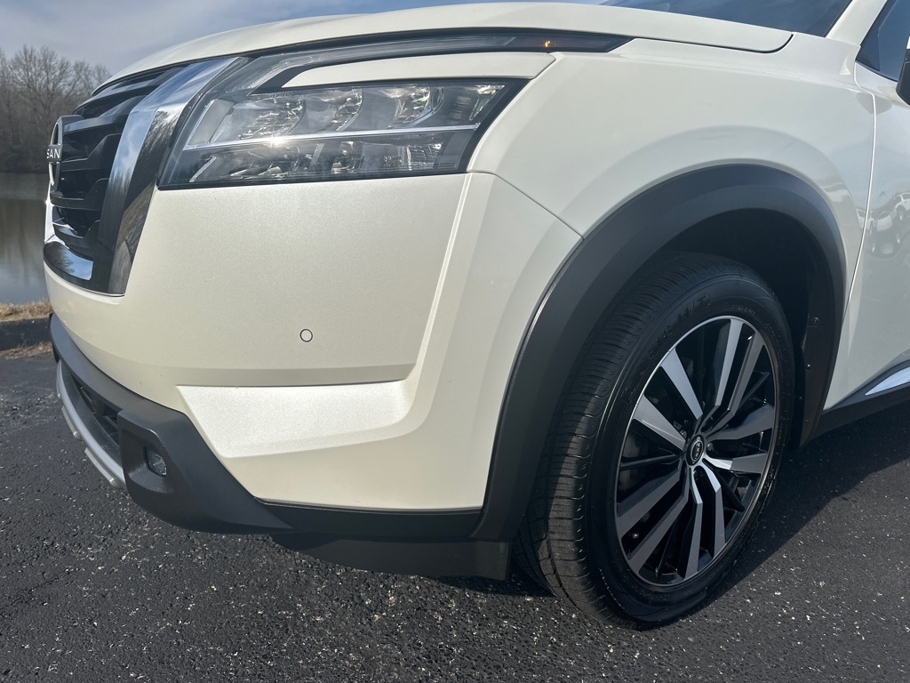 Nissan Pathfinder Platinum 2WD 2023