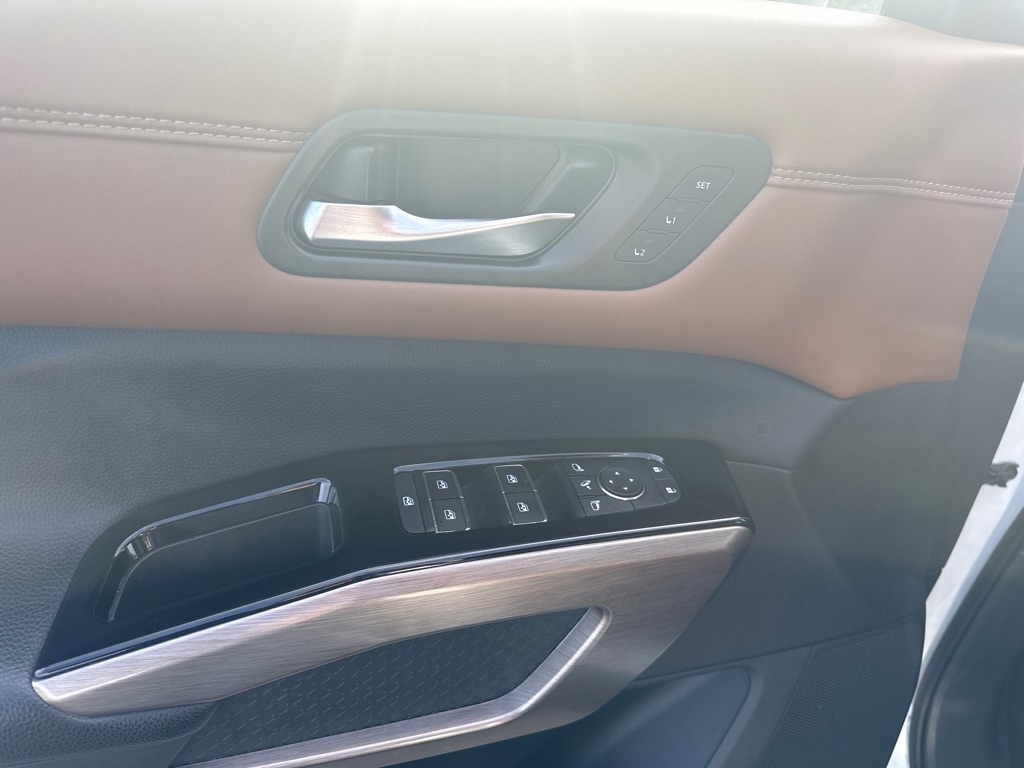 Nissan Pathfinder Platinum 2WD 2023