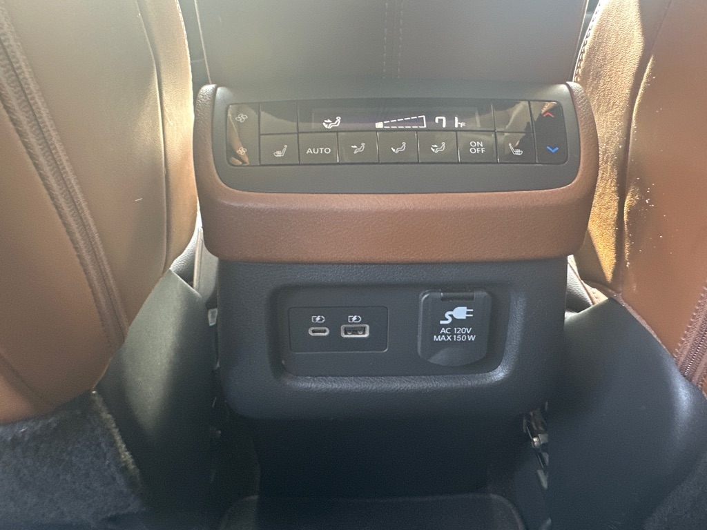 Nissan Pathfinder Platinum 2WD 2023