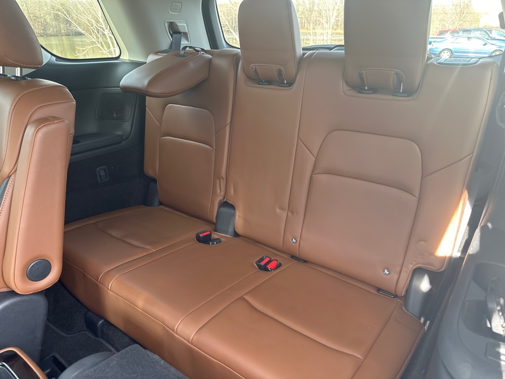 Nissan Pathfinder Platinum 2WD 2023