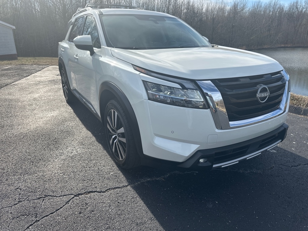 Nissan Pathfinder Platinum 2WD 2023