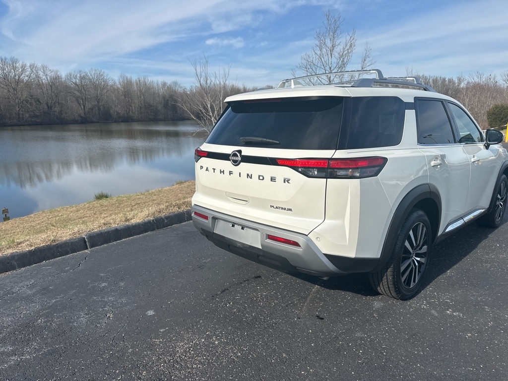 Nissan Pathfinder Platinum 2WD 2023