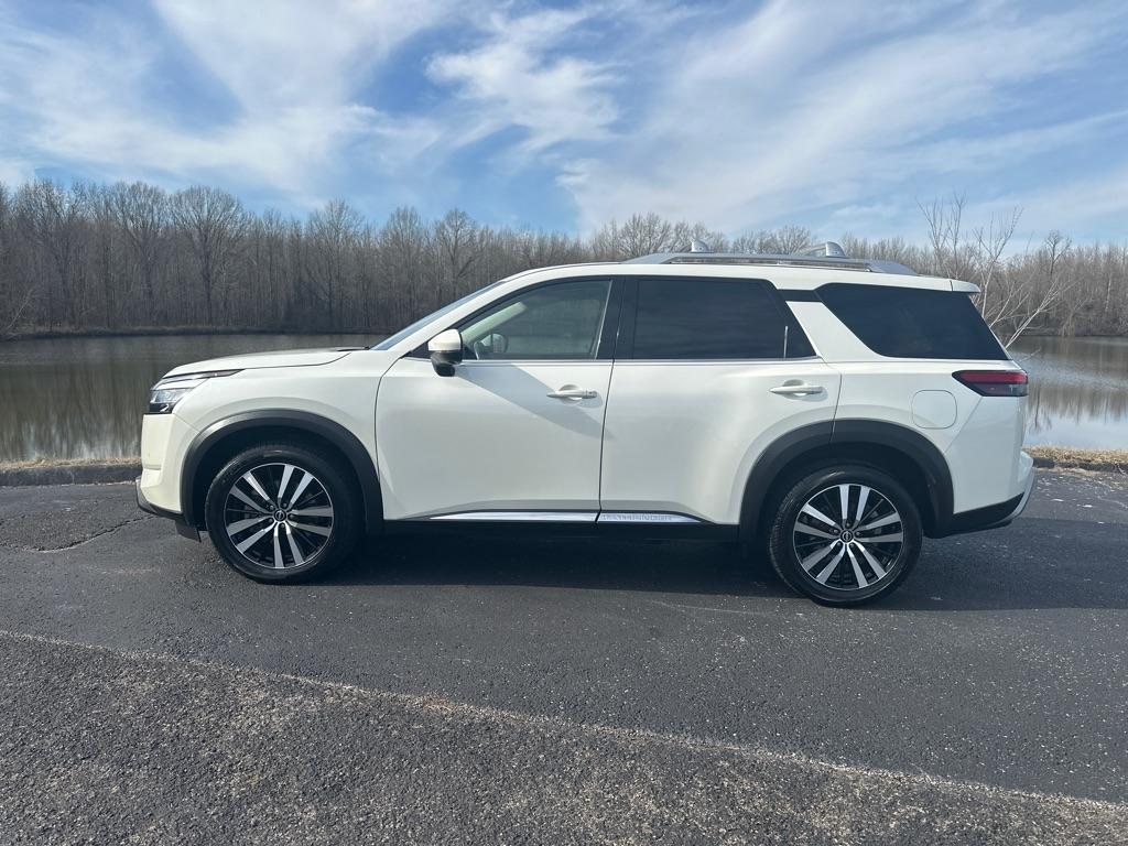 Nissan Pathfinder Platinum 4D SUV FWD 2023