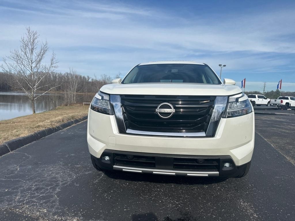 Nissan Pathfinder Platinum 4D SUV FWD 2023