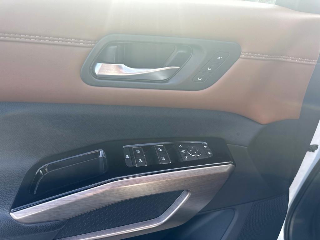 Nissan Pathfinder Platinum 4D SUV FWD 2023