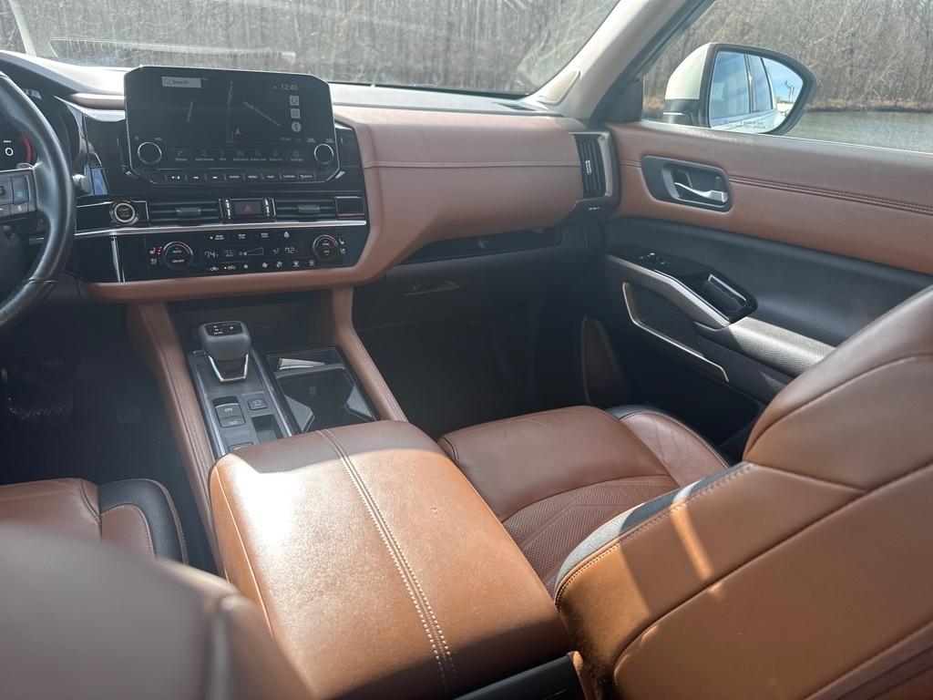 Nissan Pathfinder Platinum 4D SUV FWD 2023