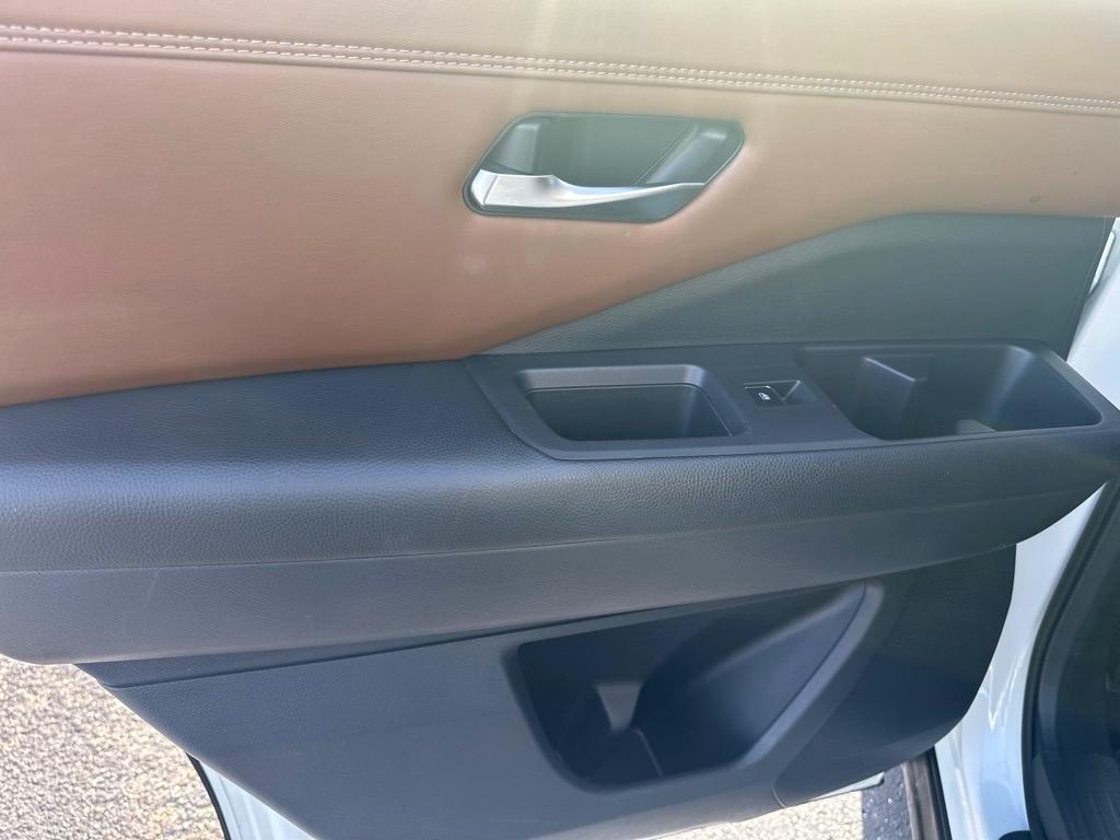 Nissan Pathfinder Platinum 4D SUV FWD 2023