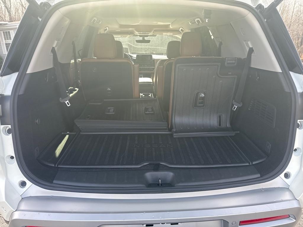 Nissan Pathfinder Platinum 4D SUV FWD 2023