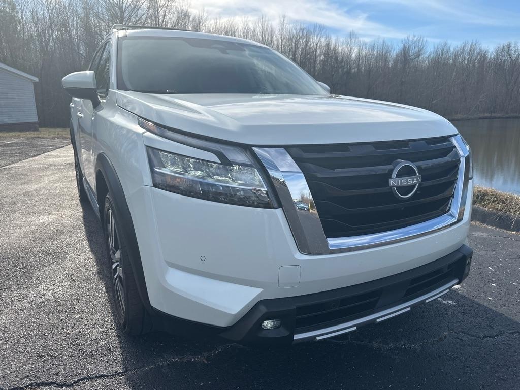Nissan Pathfinder Platinum 4D SUV FWD 2023