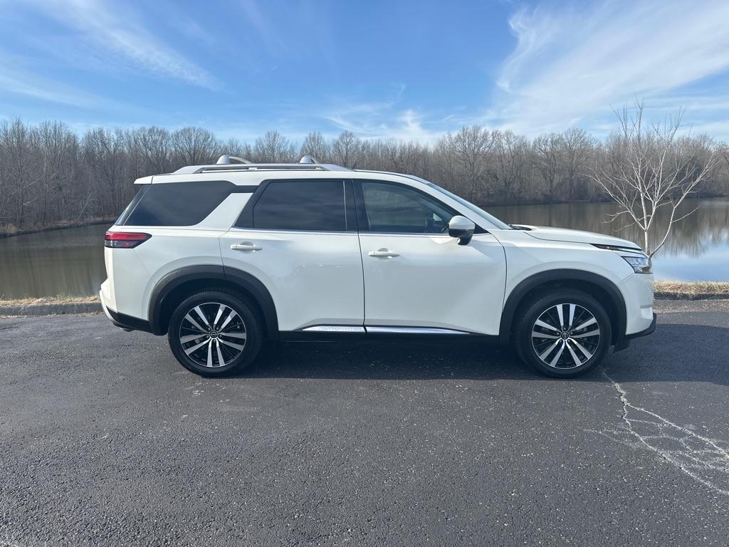 Nissan Pathfinder Platinum 4D SUV FWD 2023