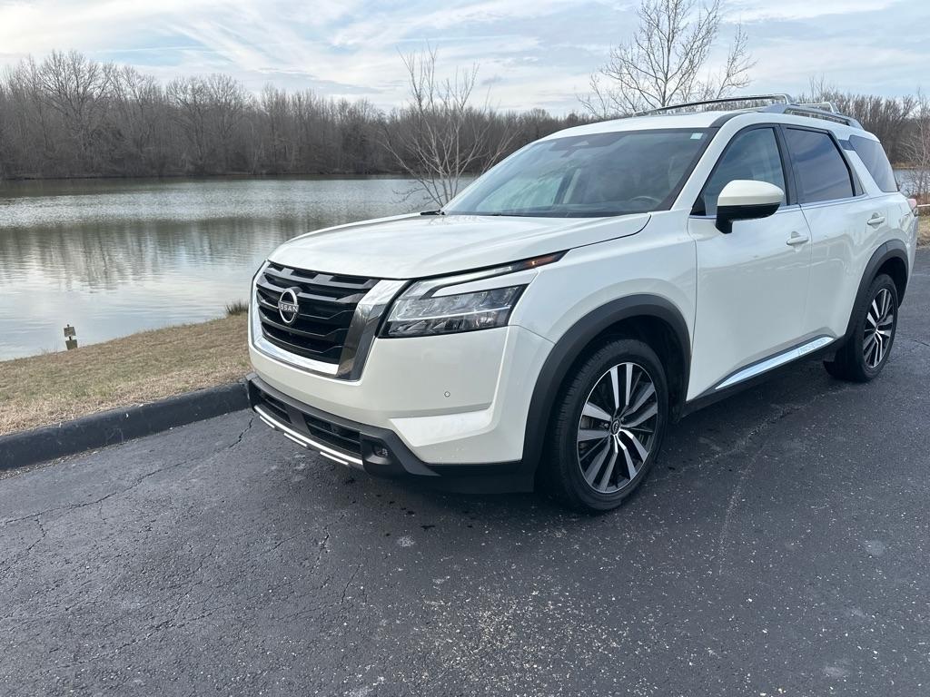 Nissan Pathfinder Platinum 4D SUV FWD 2023