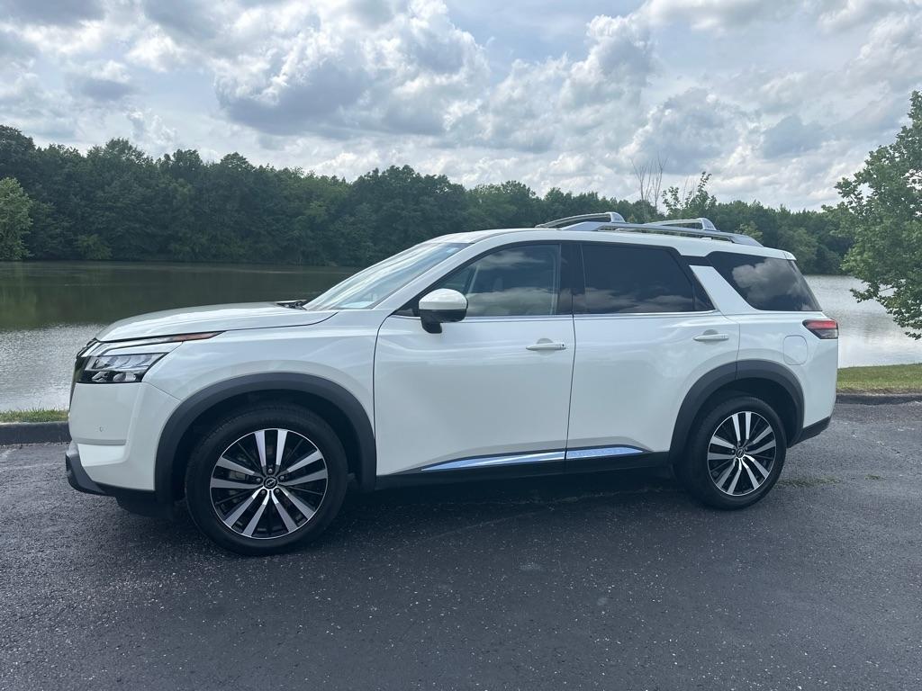 Nissan Pathfinder Platinum 4D SUV FWD 2023