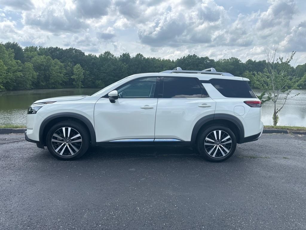 Nissan Pathfinder Platinum 4D SUV FWD 2023