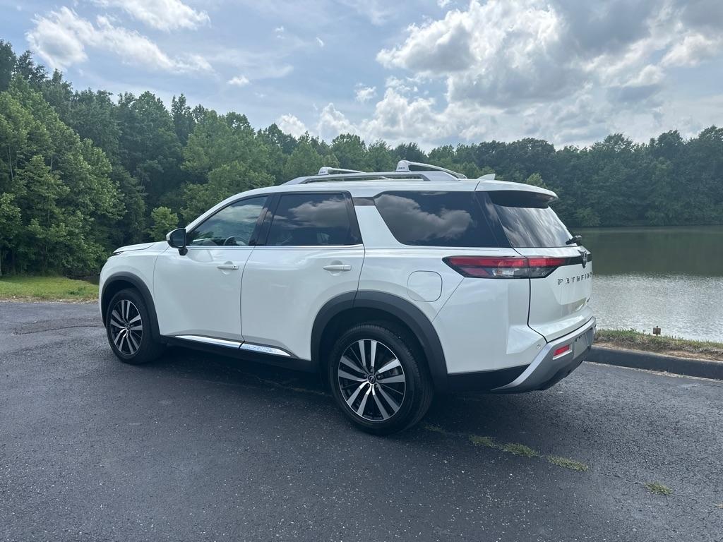 Nissan Pathfinder Platinum 4D SUV FWD 2023