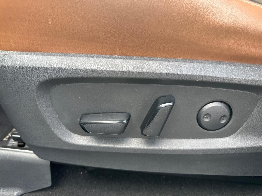 Nissan Pathfinder Platinum 4D SUV FWD 2023