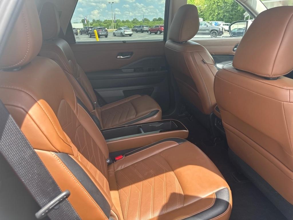 Nissan Pathfinder Platinum 4D SUV FWD 2023