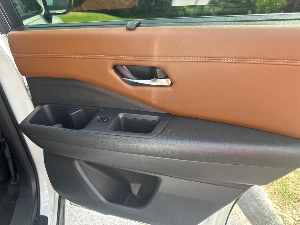 Nissan Pathfinder Platinum 4D SUV FWD 2023
