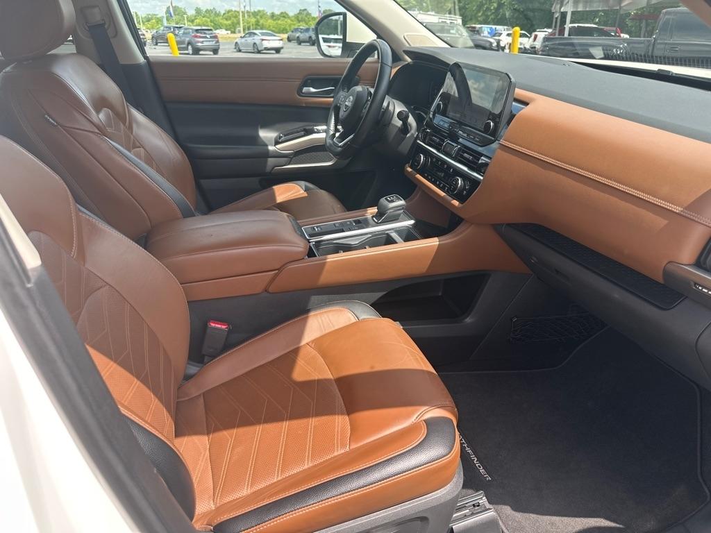 Nissan Pathfinder Platinum 4D SUV FWD 2023