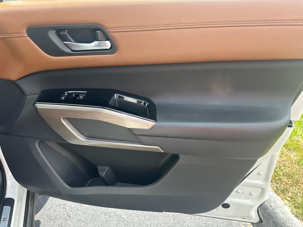 Nissan Pathfinder Platinum 4D SUV FWD 2023