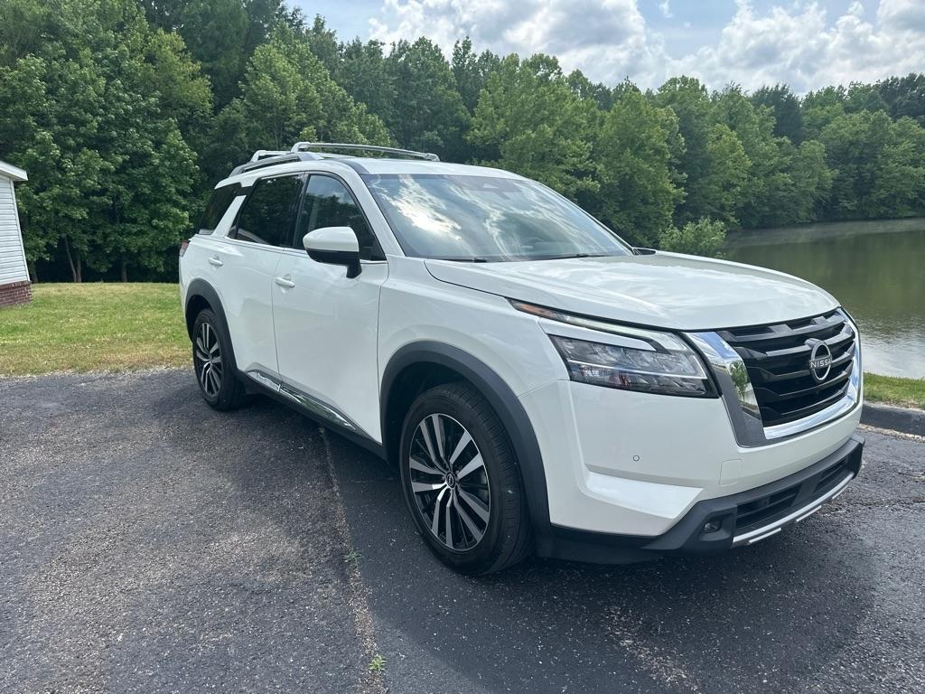 Nissan Pathfinder Platinum 4D SUV FWD 2023