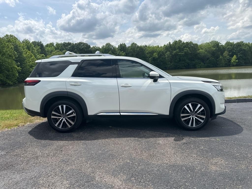 Nissan Pathfinder Platinum 4D SUV FWD 2023