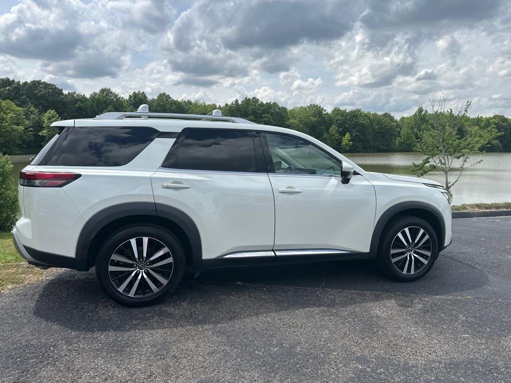 Nissan Pathfinder Platinum 4D SUV FWD 2023