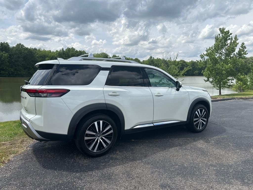 Nissan Pathfinder Platinum 4D SUV FWD 2023