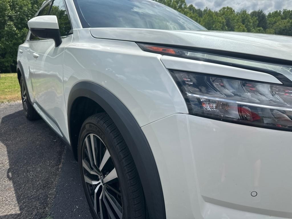 Nissan Pathfinder Platinum 4D SUV FWD 2023