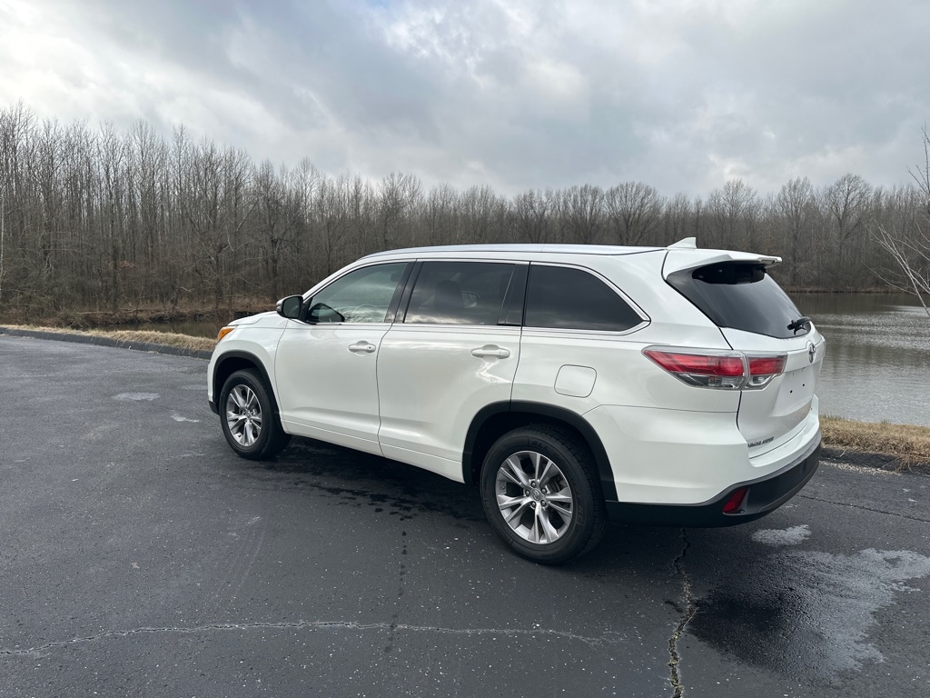 Toyota Highlander FWD 4dr V6 XLE (Natl) 2015