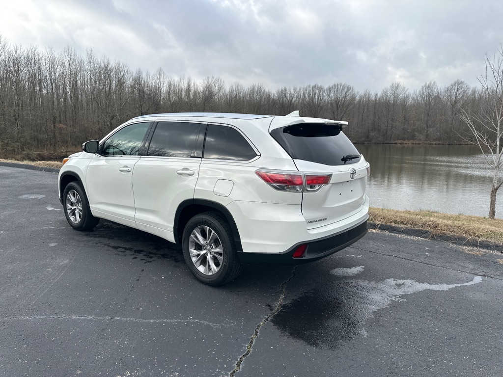 Toyota Highlander FWD 4dr V6 XLE (Natl) 2015